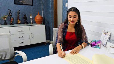 ‘প্রিন্স’র দলিলে সই করছিলেন ফারিণ