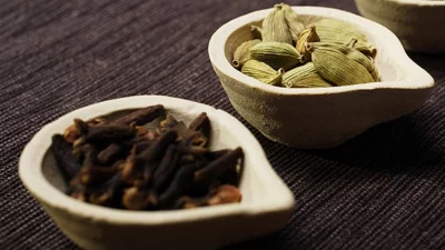 লবঙ্গ ও এলাচ (ছবি: সংগৃহীত)