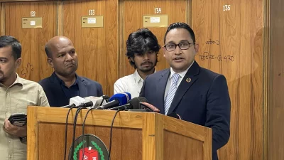 বক্তব্য রাখছেন টিকটকের সাউথ এশিয়ার পাবলিক পলিসি ও গভর্নমেন্ট রিলেশনস হেড ফেরদৌস মুত্তাকিম