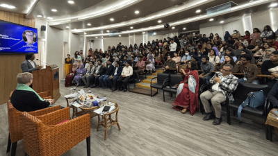 স্ট ওয়েস্ট ইউনিভার্সিটিতে সেমিনার