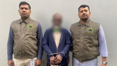সিসিটিভি ফুটেজ বিশ্লেষণ করে আটক করা হয় ওই চালককে