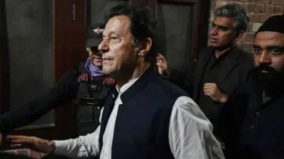 পাকিস্তানের সাবেক প্রধানমন্ত্রী ও পিটিআই প্রতিষ্ঠাতা ইমরান খান। ছবি: ডন।