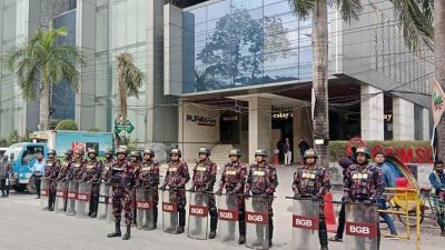 এভারকেয়ার হাসপাতাল এলাকায় আশপাশে নিরাপত্তা জোরদারে বিজিবি মোতায়েন করা হয়েছে