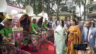 ‘ভোটের রিকশা’ উদ্বোধন করেন উপদেষ্টা সৈয়দা রিজওয়ানা হাসান