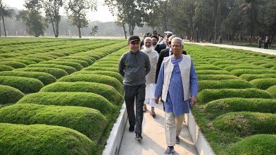 মঙ্গলবার বিকালে গণভবনে জুলাই গণঅভ্যুত্থান স্মৃতি জাদুঘরের চূড়ান্ত পর্যায়ের কাজের অগ্রগতি পরিদর্শন করেন প্রধান উপদেষ্টা মুহাম্মদ ইউনূস, ছবি: প্রেস উইং