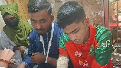বিএনপি-জামায়তের কর্মীদের মধ্যে সংঘর্ষে আহতদের হাসপাতালে ভর্তি