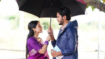 একটি দৃশ্যে জিম ও নাওভি