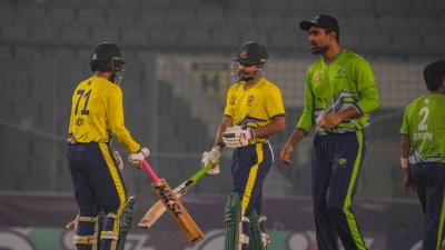 ফাইনালে দুর্বার একাদশ