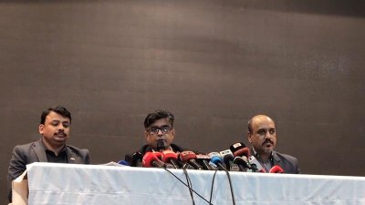 রাজধানীর ফরেন সার্ভিস একাডেমীতে আয়োজিত ব্রিফিংয়ে প্রধান উপদেষ্টার প্রেস সচিব শফিকুল আলম