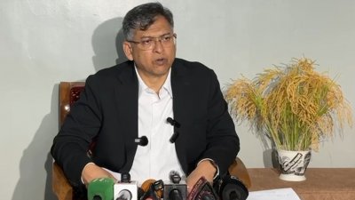কক্সবাজারে সাংবাদিকদের সঙ্গে কথা বলেন বিএনপির স্থায়ী কমিটির সদস্য সালাহ উদ্দিন আহমদ