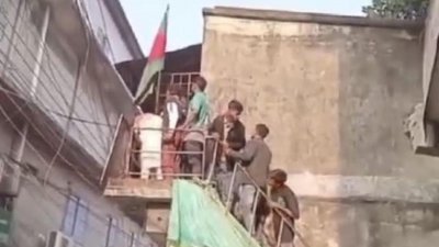 ১৮ মাস সাংগঠনিক কর্মকাণ্ডে অনুপস্থিত থাকার পর সাতক্ষীরায় ঝটিকা মিছিল করেছে নিষিদ্ধ ঘোষিত ছাত্রলীগ ও যুবলীগের নেতাকর্মীরা