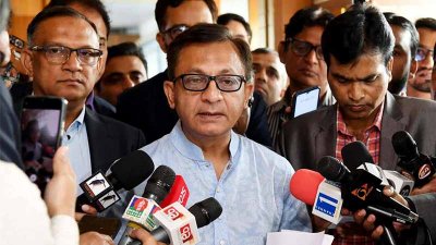 কথা বলছেন খন্দকার আব্দুল মুক্তাদির