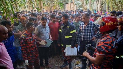 গাইবান্ধার গোবিন্দগঞ্জ উপজেলায় সেপটিক ট্যাংকের ভেতর থেকে নুরমা খাতুন নামে এক স্কুলছাত্রীর গলাকাটা লাশ উদ্ধার করেছে পুলিশ