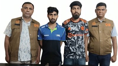 গ্রেফতার দুই ছিনতাইকারী
