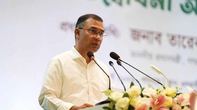 ইমাম-মুয়াজ্জিন ও পুরোহিতদের মাঝে সম্মানী প্রদান কার্যক্রমের উদ্বোধনী অনুষ্ঠানে কথা বলছেন প্রধানমন্ত্রী তারেক রহমান (ছবি: নাসিরুল ইসলাম)