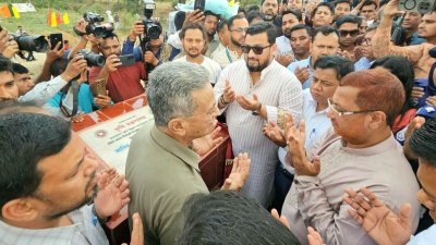 মীরসরাইয়ে খাল পুনর্খনন উদ্বোধন করেন অর্থ ও পরিকল্পনামন্ত্রী আমির খসরু মাহমুদ চৌধুরী