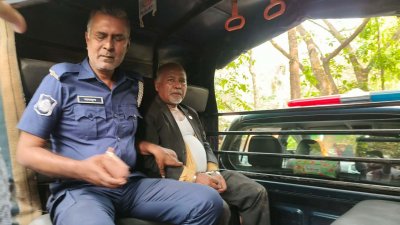 গোলাম কবিরকে আটক করেছে পুলিশ