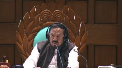 জাতীয় সংসদ অধিবেশনে কথা বলছেন স্পিকার হাফিজ উদ্দিন আহমদ বীর বিক্রম। ছবি: সংগৃহীত