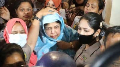 আইনশৃঙ্খলাবাহিনীর হেফাজতে শিরীন শারমিন চৌধুরী