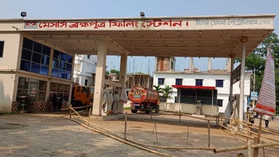 রৌমারীতে বন্ধ ফিলিং স্টেশন
