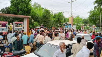 জামালপুরের মাদারগঞ্জ উপজেলায় গ্যালনে জ্বালানি তেল নেওয়াকে কেন্দ্র করে পেট্রোল পাম্পে ইটপাটকেল নিক্ষেপ ও মারামারির ঘটনা ঘটেছে