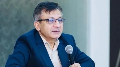 বাংলাদেশ ইন্টারন্যাশনাল টেক্সটাইল, নিটিং অ্যান্ড গার্মেন্ট ইন্ডাস্ট্রি এক্সিবিশনের (বিটিকেজি এক্সপো-২০২৬) উদ্বোধনী অনুষ্ঠানে বক্তব্য রাখছেন বাণিজ্যমন্ত্রী খন্দকার আব্দুল মুক্তাদির