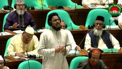 সংসদ অধিবেশনে কথা বলেন রংপুর-৪ আসনের সংসদ সদস্য আখতার হোসেন (ফাইল ছবি)