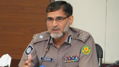 ডিএমপি কমিশনার (ভারপ্রাপ্ত) মো. সরওয়ার। ফাইল ছবি