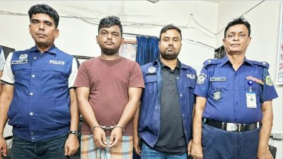 গ্রেফতার ছাত্রদল নেতা
