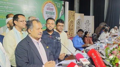 বক্তব্য দিচ্ছেন তথ্য ও সম্প্রচারমন্ত্রী জহির উদ্দিন স্বপন