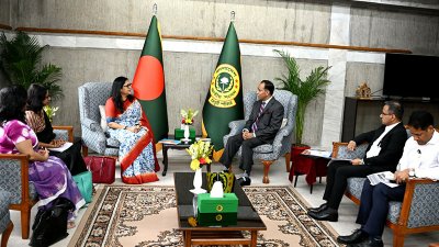 ডেপুটি স্পিকার ব্যারিস্টার কায়সার কামালের সঙ্গে সাক্ষাৎ করে ইউনিসেফ প্রতিনিধি দল