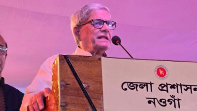 বক্তব্য দিচ্ছেন স্থানীয় সরকার মন্ত্রী ও বিএনপি মহাসচিব মির্জা ফখরুল ইসলাম আলমগীর