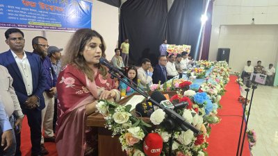 বক্তব্য দিচ্ছেন শামা ওবায়েদ। ছবি: প্রতিনিধি