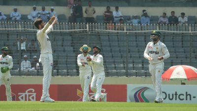 দ্বিতীয় টেস্টে জায়গা হয়নি শাহীন আফ্রিদির।