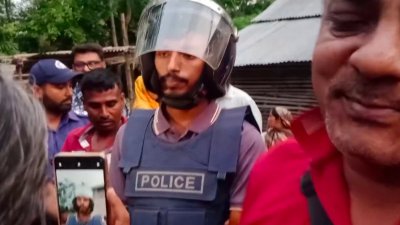 এ ঘটনায় জড়িত সন্দেহে এক দম্পতিকে আটক করেছে পুলিশ