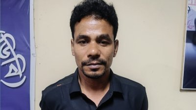 গ্রেফতার মাসুদ রানা