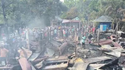 ভয়াবহ আগুনে ১১টি পরিবারের ২০টি ঘর সম্পূর্ণ পুড়ে গেছে