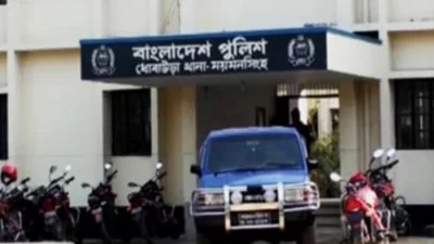 ময়মনসিংহে ৫৪৯ বোতল মদসহ তিন মাদক ব্যবসায়ী আটক