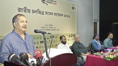 কথা বলছেন তথ্যমন্ত্রী জহির উদ্দিন স্বপন