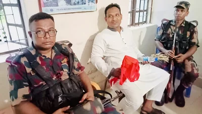 অনুপ্রবেশের দায়ে আটক বাংলাদেশিকে বিজিবির কাছে হস্তান্তর