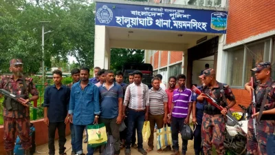 ফেরত পাঠানো ১০ জন