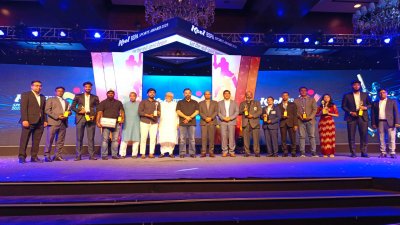 বিএসপিএ আয়োজিত ‘কুল-বিএসপিএ স্পোর্টস অ্যাওয়ার্ড ২০২৫’ অনুষ্ঠানে বিজয়ীদের হাতে অ্যাওয়ার্ড তুলে দেওয়া হয়। ছবি: সংগৃহীত