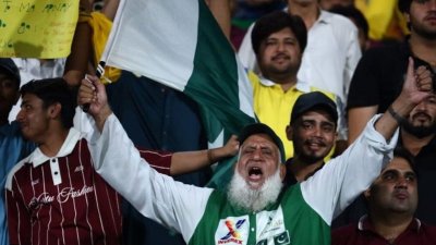 পাকিস্তান ক্রিকেটের গ্যালারিতে বিখ্যাত 'জলিল চাচা'