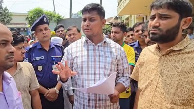 পাঁচ চিকিৎসককে কর্মস্থলে অনুপস্থিত পাওয়ায় কারণ দর্শানোর নোটিশ দেওয়ার নির্দেশ দিয়েছেন সংসদ সদস্য হাসনাত আবদুল্লাহ