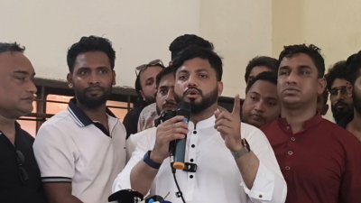 বুধবার দুপুরে নোয়াখালীর সোনাইমুড়ী উপজেলায় মুক্তিযোদ্ধাদের সঙ্গে মতবিনিময় সভায় বক্তব্য দেন মুক্তিযুদ্ধ বিষয়ক প্রতিমন্ত্রী ইশরাক হোসেন