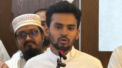 কুমিল্লায় এনসিপির অনুষ্ঠানে বক্তব্য দেন দলের মুখপাত্র আসিফ মাহমুদ সজিব ভূঁইয়া