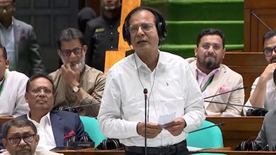 সংসদ অধিবেশনে দুর্যোগ ব্যবস্থাপনা ও ত্রাণমন্ত্রী আসাদুল হাবিব দুলু (সংগৃহীত ছবি)