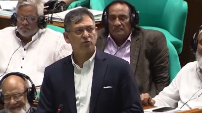 সংসদ অধিবেশনে স্বরাষ্ট্রমন্ত্রী সালাহ উদ্দিন আহমদ