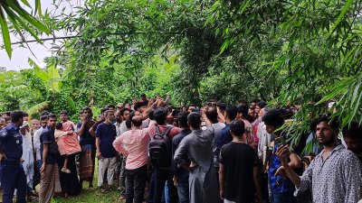 বরগুনা সদর উপজেলার গৌরিচন্না ইউনিয়নের একটি খাল থেকে শামীম হোসেন নামে এক ব্যবসায়ীর মাথাবিহীন লাশ উদ্ধার করেছে পুলিশ