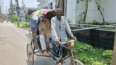 বাজেটের পর যেন জিনিসপত্রের দাম না বাড়ে এই প্রত্যাশা করেছেন রিকশাচালক মাহবুবুল ইসলাম